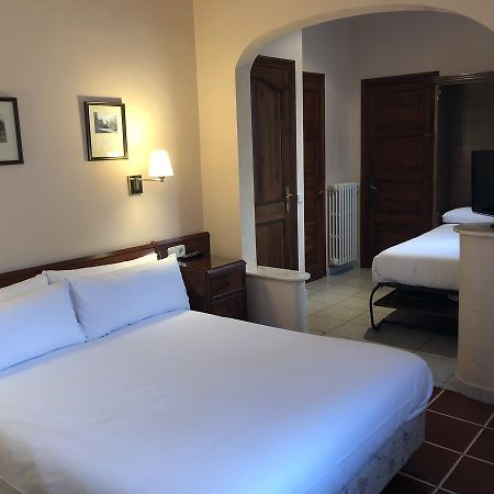 Hostal De La Gloria Viladrau Bagian luar foto