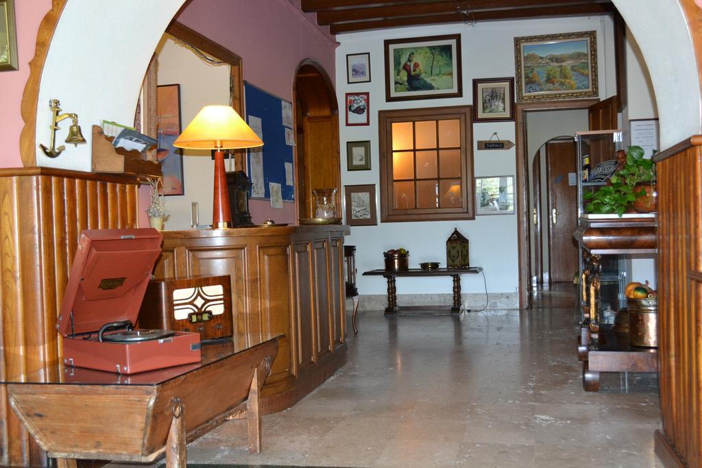 Hostal De La Gloria Viladrau Bagian luar foto