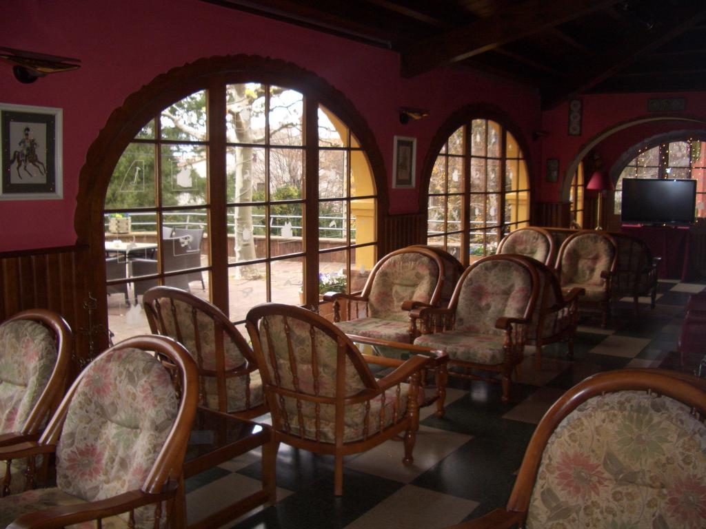 Hostal De La Gloria Viladrau Bagian luar foto