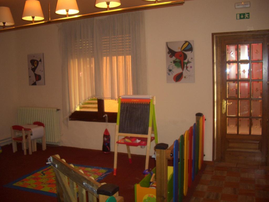 Hostal De La Gloria Viladrau Bagian luar foto