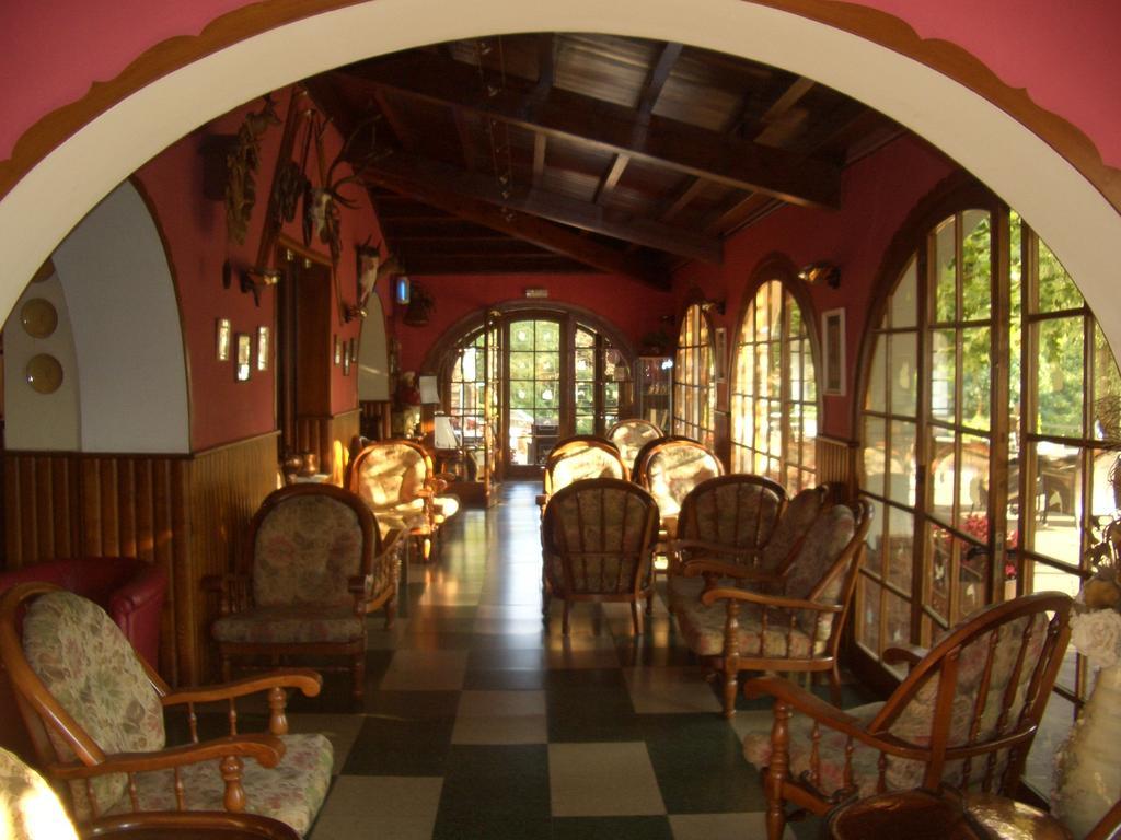 Hostal De La Gloria Viladrau Bagian luar foto