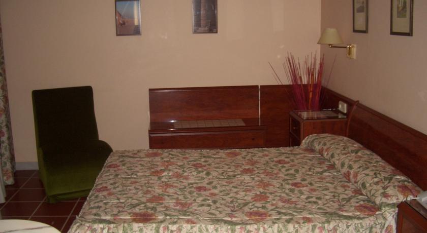 Hostal De La Gloria Viladrau Bagian luar foto
